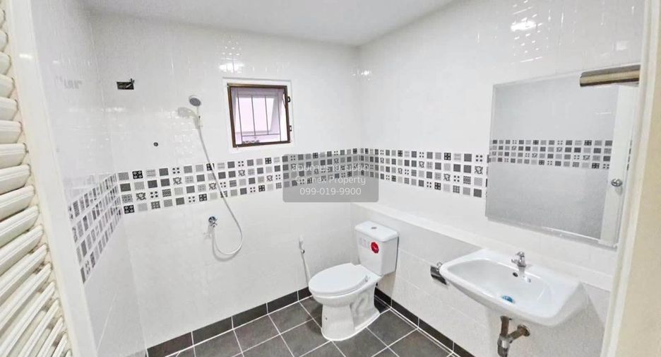 Продажа 4 спальни дом в Khlong Luang, Патумтани