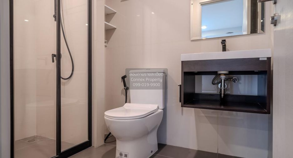 For sale 2 bedrooms condo in Huai Khwang, Bangkok