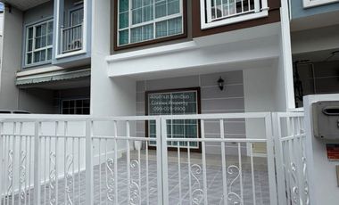 ขาย 3 ห้องนอน ทาวน์เฮ้าส์ ใน เมืองปทุมธานี, ปทุมธานี