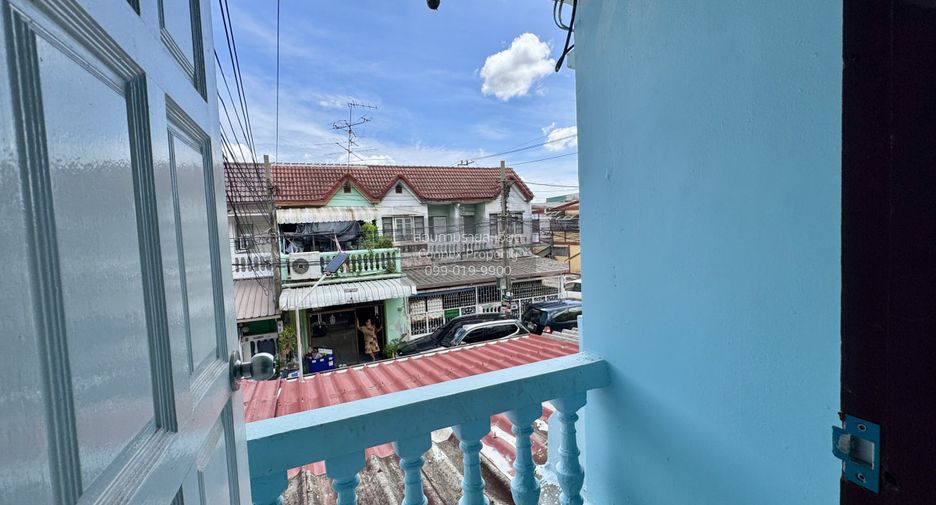 For sale 2 bedrooms townhouse in Bang Khae, Bangkok
