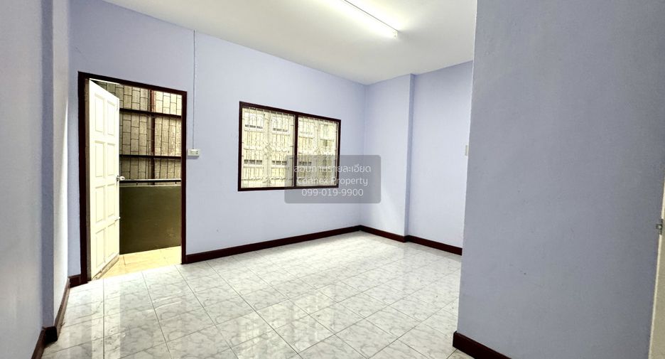 For sale 2 bedrooms townhouse in Bang Khae, Bangkok