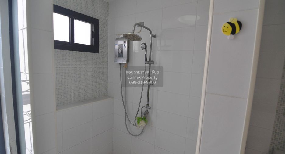 Продажа 3 спальни таунхаус в Щанг Тхонгланг, Бангкок