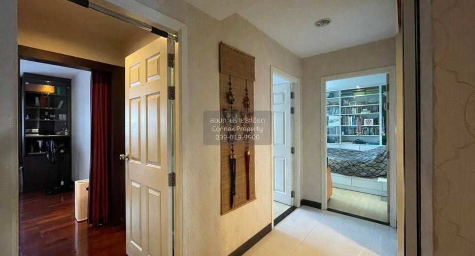 For sale 3 bedrooms condo in Phaya Thai, Bangkok