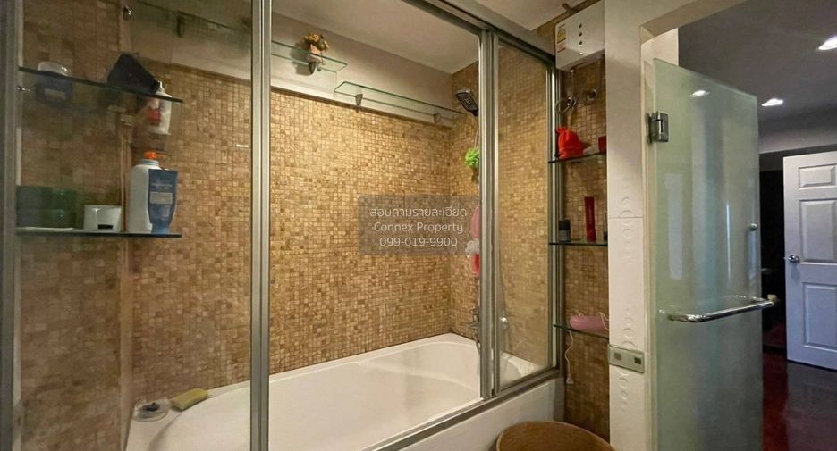 For sale 3 bedrooms condo in Phaya Thai, Bangkok