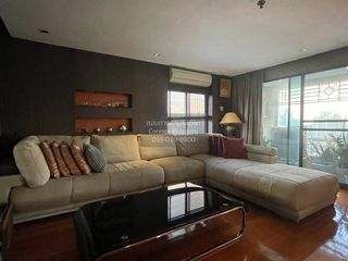For sale 3 bedrooms condo in Phaya Thai, Bangkok