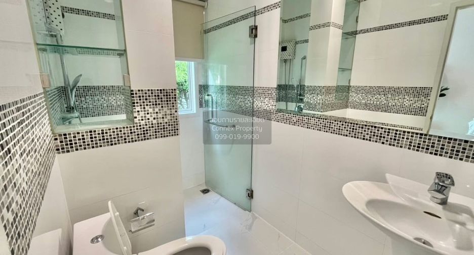For sale 5 bedrooms house in Khan Na Yao, Bangkok
