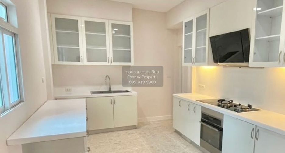 For sale 5 bedrooms house in Khan Na Yao, Bangkok