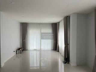 Haus zum Kauf mit 4 Zimmer in Nong Khaem, Bangkok