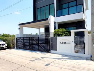 Haus zum Kauf mit 4 Zimmer in Bang Phli, Samut Prakan