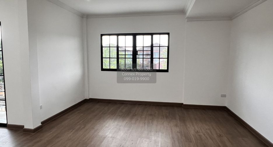 For sale 3 bedrooms house in Thawi Watthana, Bangkok