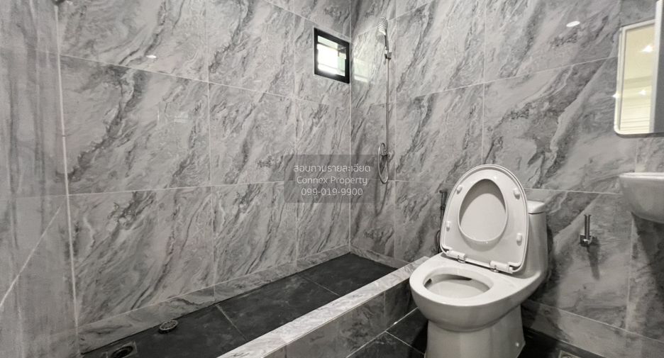 For sale 3 bedrooms house in Thawi Watthana, Bangkok
