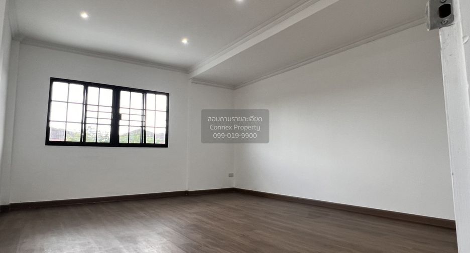 For sale 3 bedrooms house in Thawi Watthana, Bangkok