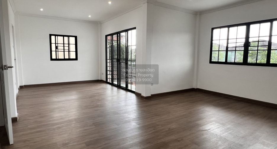 For sale 3 bedrooms house in Thawi Watthana, Bangkok
