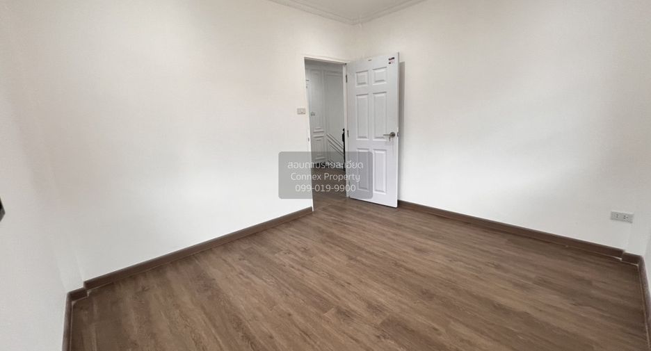 For sale 3 bedrooms house in Thawi Watthana, Bangkok