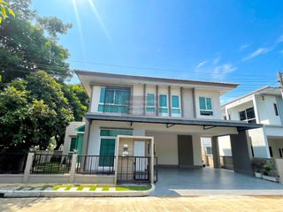 Haus zum Kauf mit 4 Zimmer in Don Mueang, Bangkok