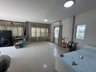 For sale 3 bedrooms house in Khlong Sam Wa, Bangkok