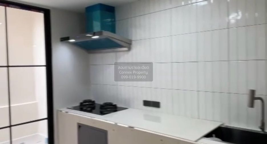 Продажа 3 спальни таунхаус в Щанг Тхонгланг, Бангкок