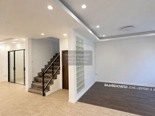 For sale 4 bedrooms townhouse in Huai Khwang, Bangkok