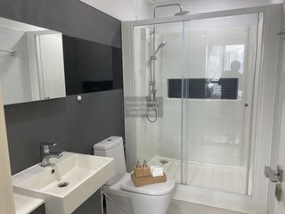 Продажа 2 спальни кондо в Пхра Кханонг, Бангкок
