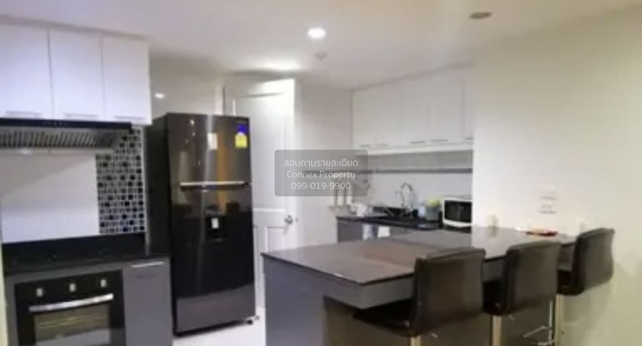 For sale 3 bedrooms condo in Watthana, Bangkok