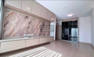 For sale 2 bedrooms condo in Huai Khwang, Bangkok