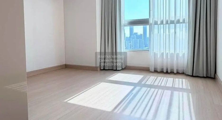 For sale 2 bedrooms condo in Huai Khwang, Bangkok