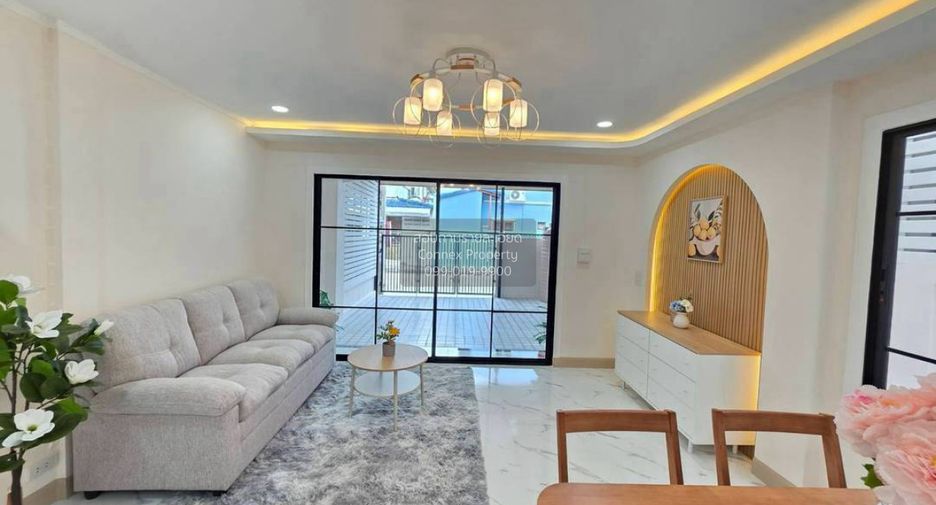 Casa adosada en venta de 3 habitaciones en Bang Bua Thong, Nonthaburi