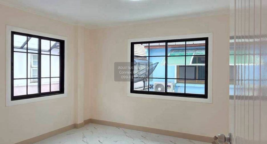 Casa adosada en venta de 3 habitaciones en Bang Bua Thong, Nonthaburi