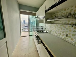 Продажа 2 спальни кондо в Кхлонг Сан, Бангкок