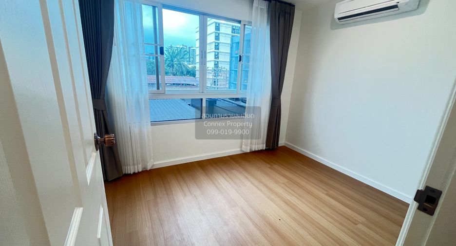 For sale 2 bedrooms condo in Huai Khwang, Bangkok