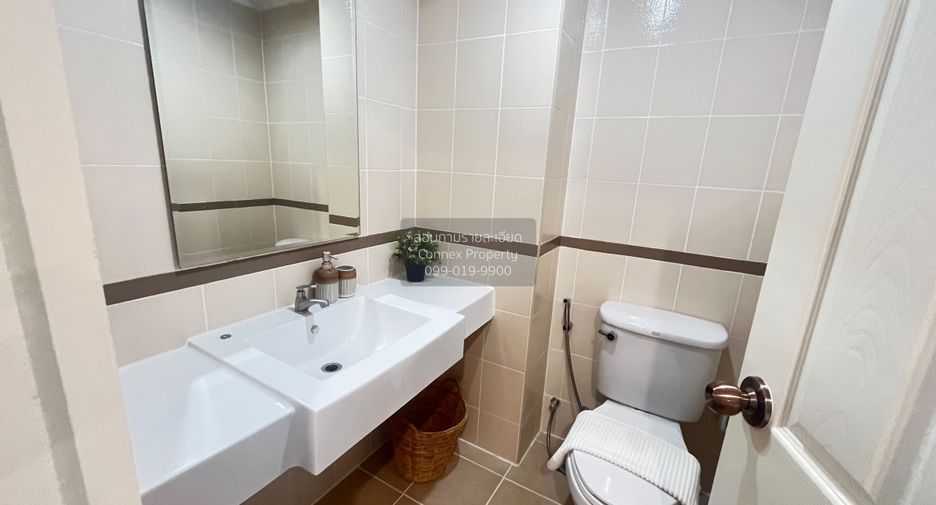 For sale 2 bedrooms condo in Huai Khwang, Bangkok
