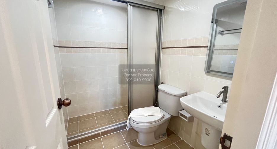 For sale 2 bedrooms condo in Huai Khwang, Bangkok