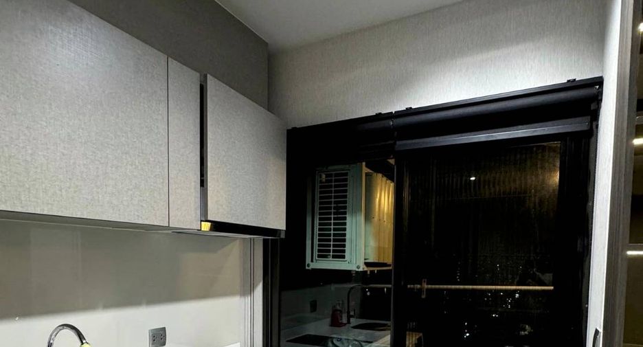 À vendre 1 chambre condo à Huai Khwang, Bangkok