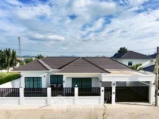 For sale 3 ベッドルーム house in East Pattaya, Pattaya