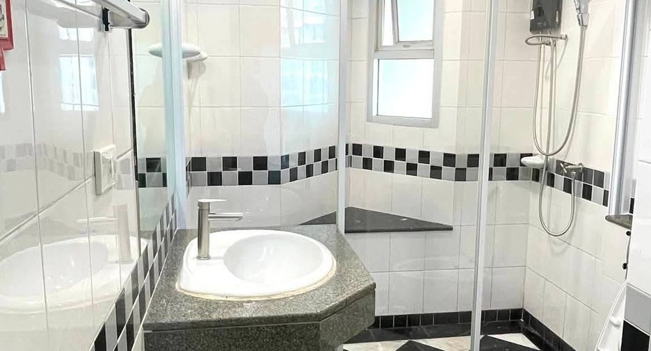 For rent 2 bedrooms condo in Ratchathewi, Bangkok