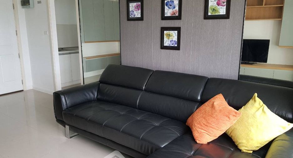 Condo en alquiler de 2 habitaciones en Huai Khwang, Bangkok