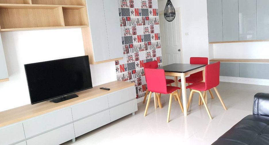 Condo en alquiler de 2 habitaciones en Huai Khwang, Bangkok