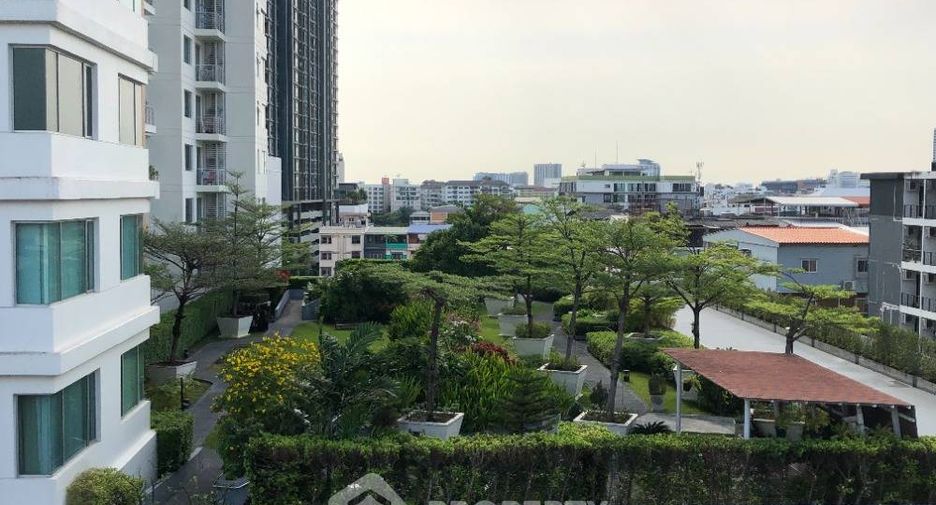For rent 2 bedrooms condo in Khlong San, Bangkok