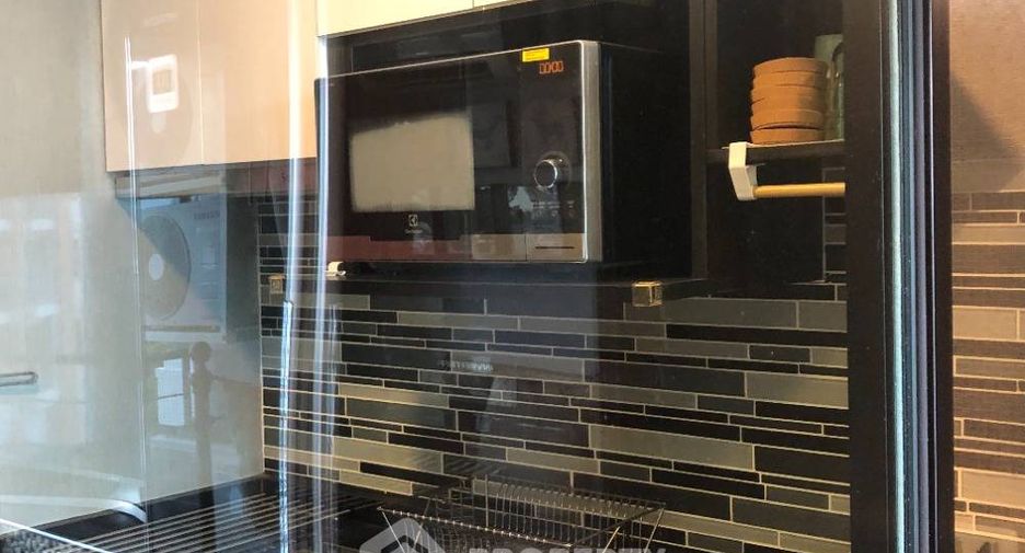 For rent 2 bedrooms condo in Khlong San, Bangkok