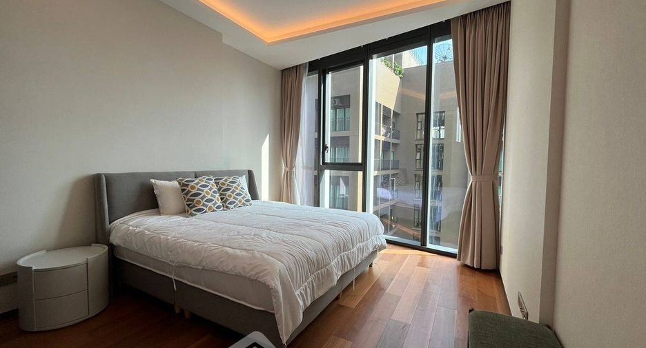 For rent 2 bedrooms condo in Khlong Toei, Bangkok