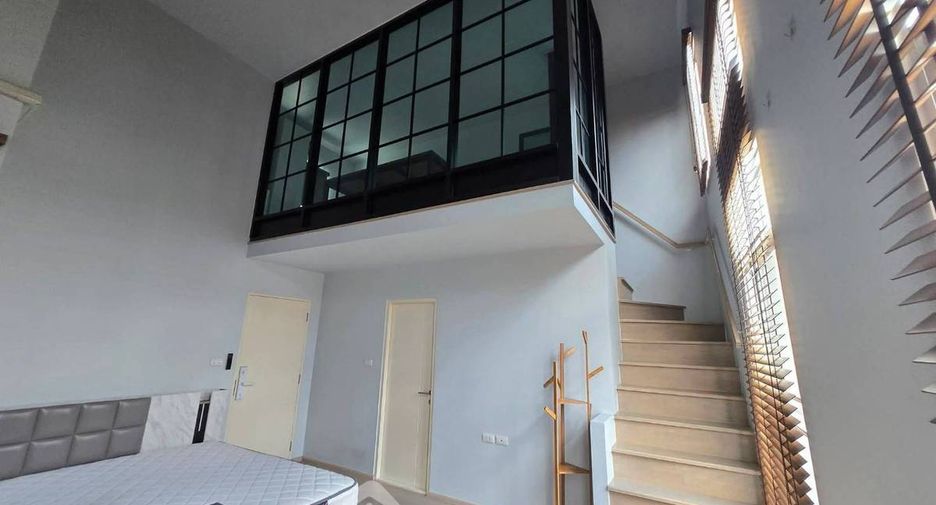 Casa adosada en alquiler de 3 habitaciones en Prawet, Bangkok