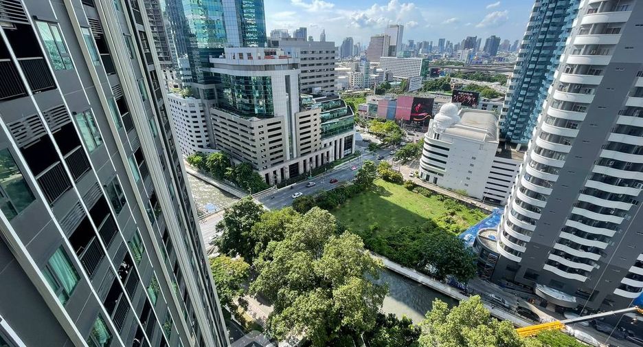 For rent 1 bed condo in Pathum Wan, Bangkok