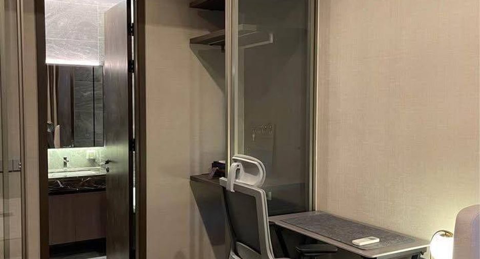 Condo en alquiler de 1 habitaciones en Khlong Toei, Bangkok