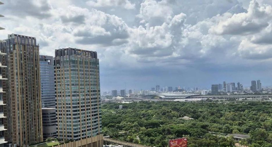 For rent 2 bedrooms condo in Chatuchak, Bangkok