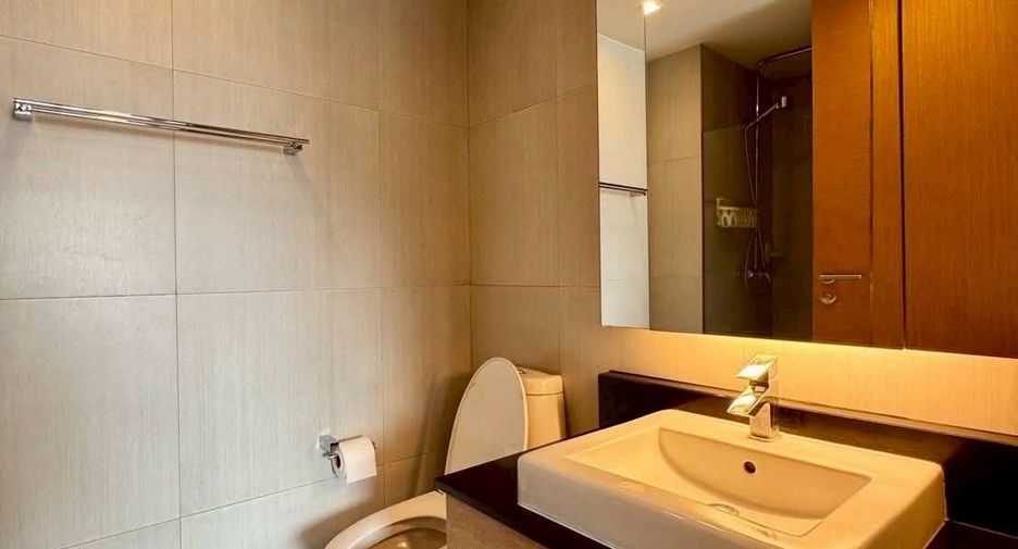 For rent 1 bed condo in Khlong Toei, Bangkok