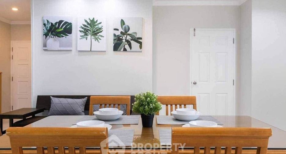 Condo en alquiler de 3 habitaciones en Watthana, Bangkok
