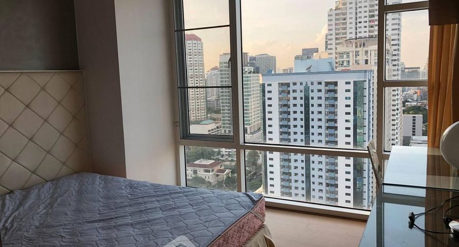 For rent 3 bedrooms condo in Khlong Toei, Bangkok