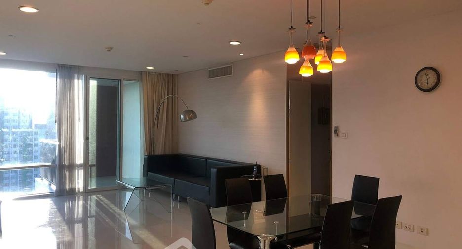 For rent 3 bedrooms condo in Khlong Toei, Bangkok