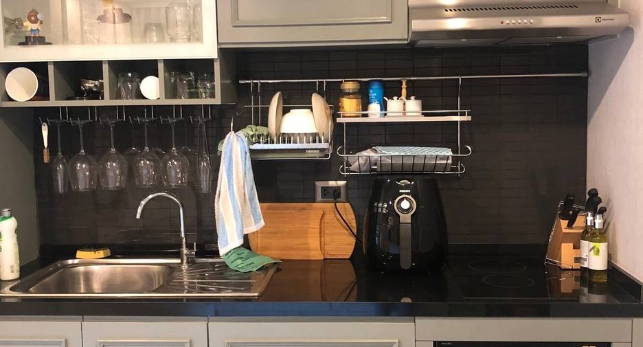 For rent 1 bed condo in Huai Khwang, Bangkok
