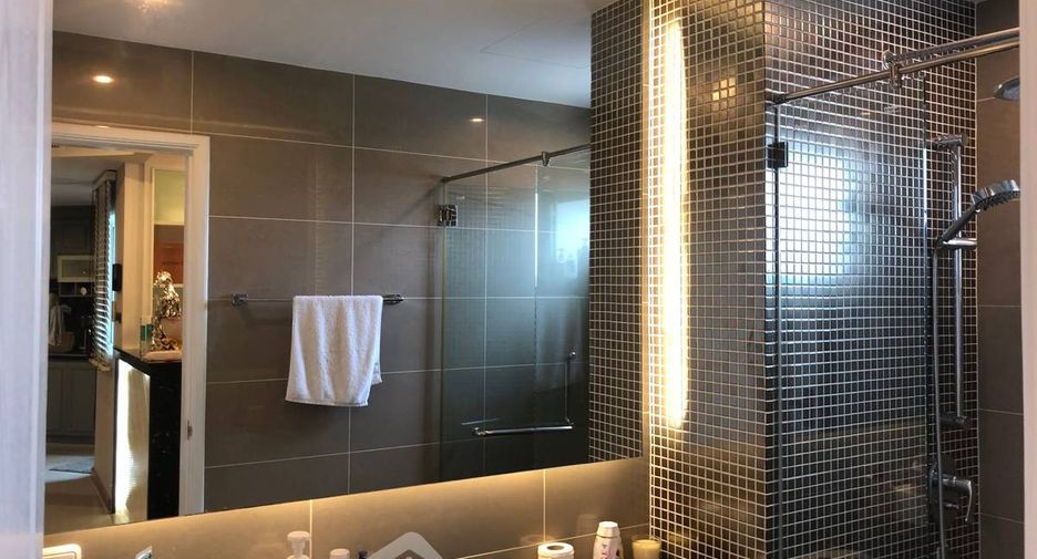 For rent 1 bed condo in Huai Khwang, Bangkok
